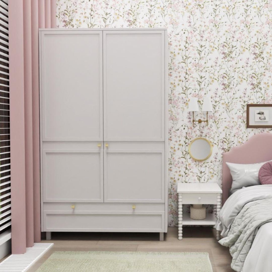 Pokój dla 7-letniej dziewczynki z motywem łąki