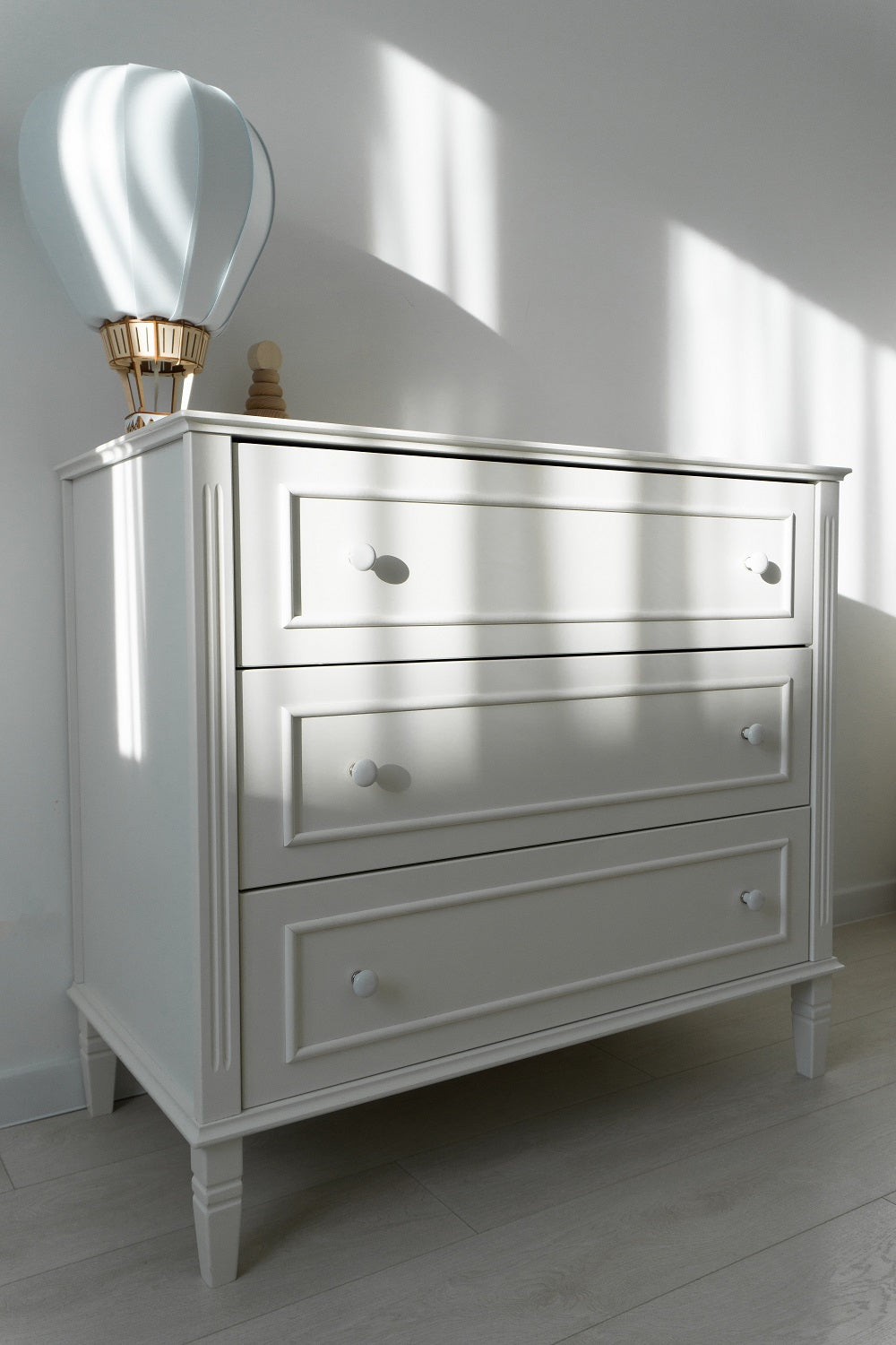 Komoda z przewijakiem ecru frezowana Bianka