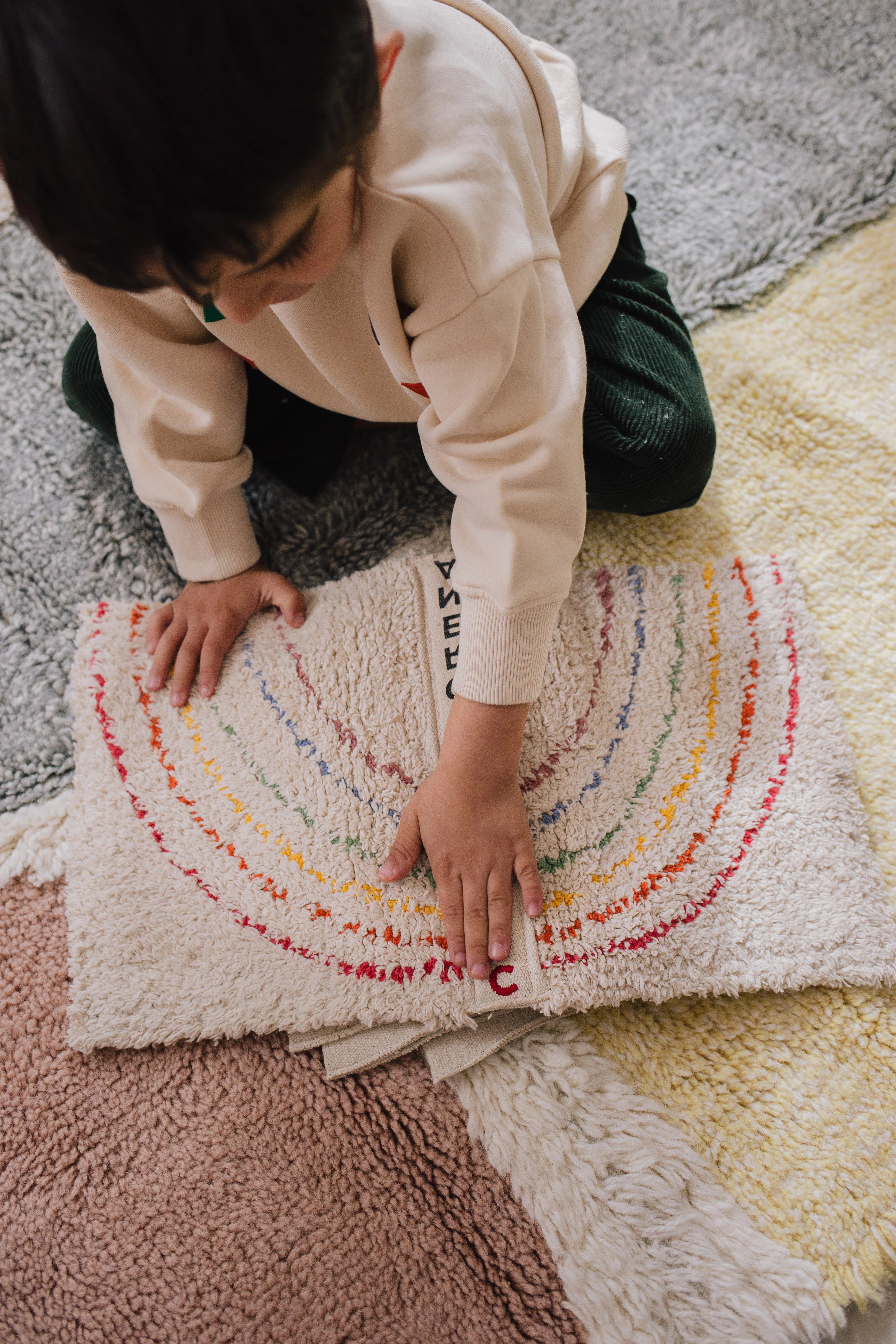 Książka sensoryczna montessori kolory