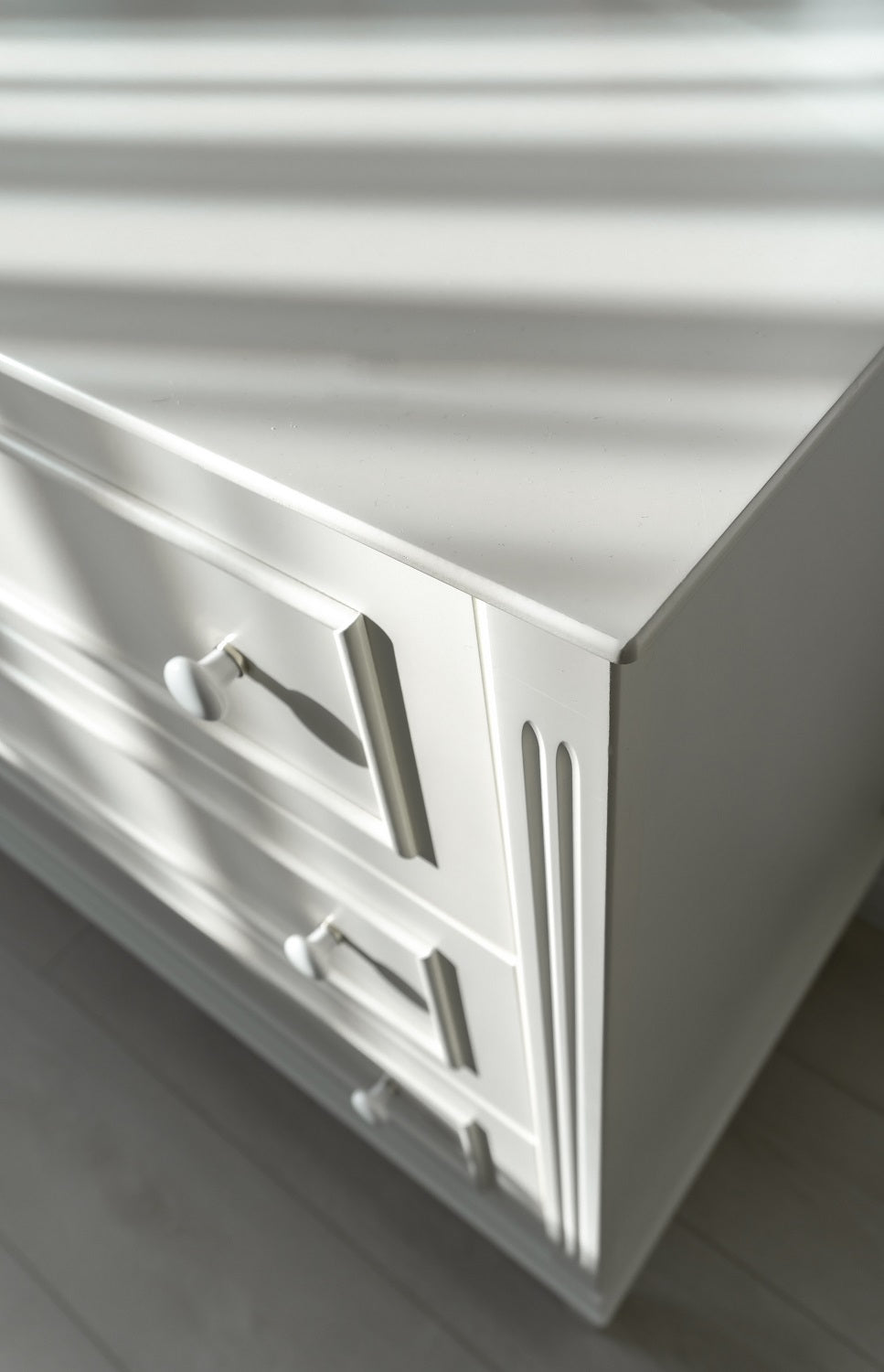 Komoda z przewijakiem ecru frezowana Bianka