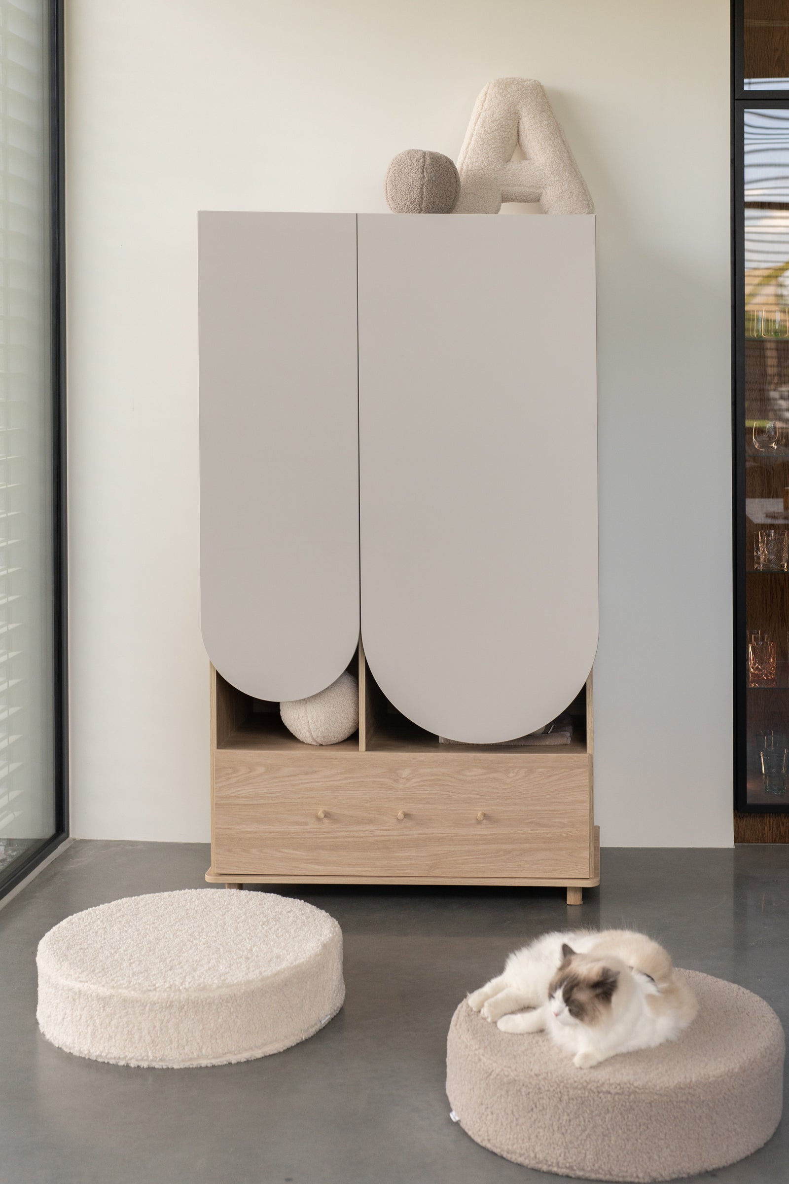 Drewniana szafa dziecięca z szufladą Bloom mała