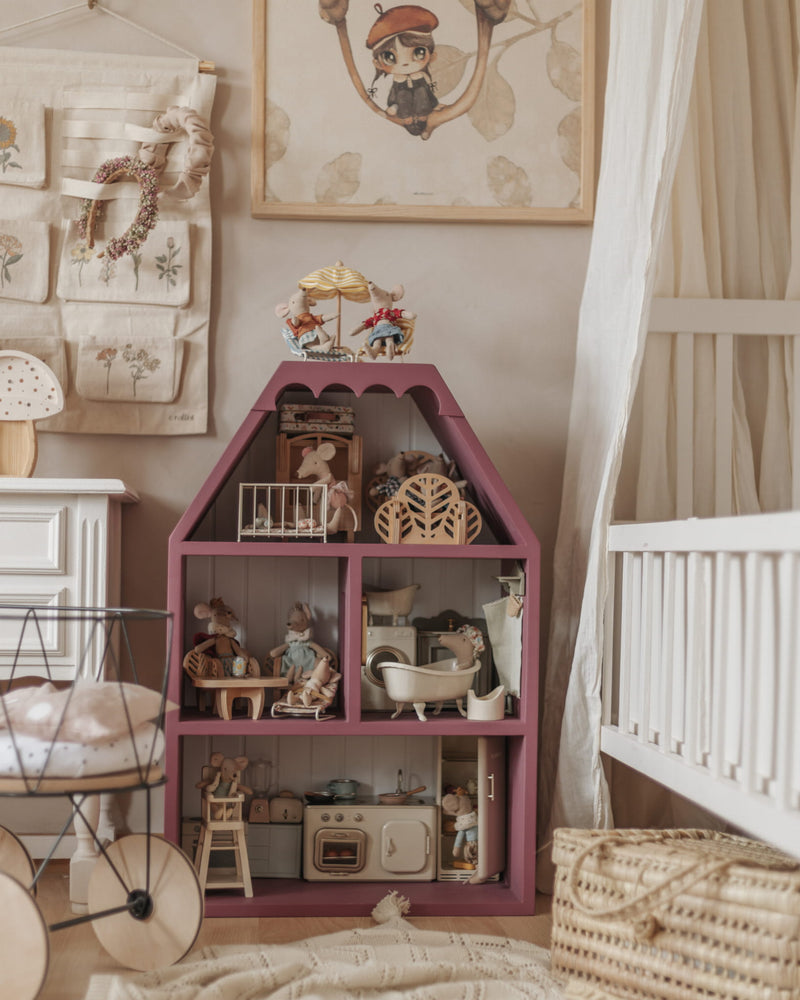 Drewniany domek dla myszek z poddaszem plum