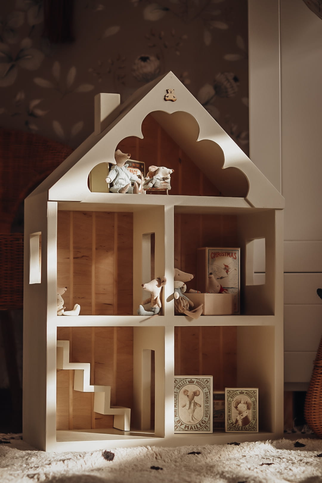 Drewniany domek dla myszek - milk coffee