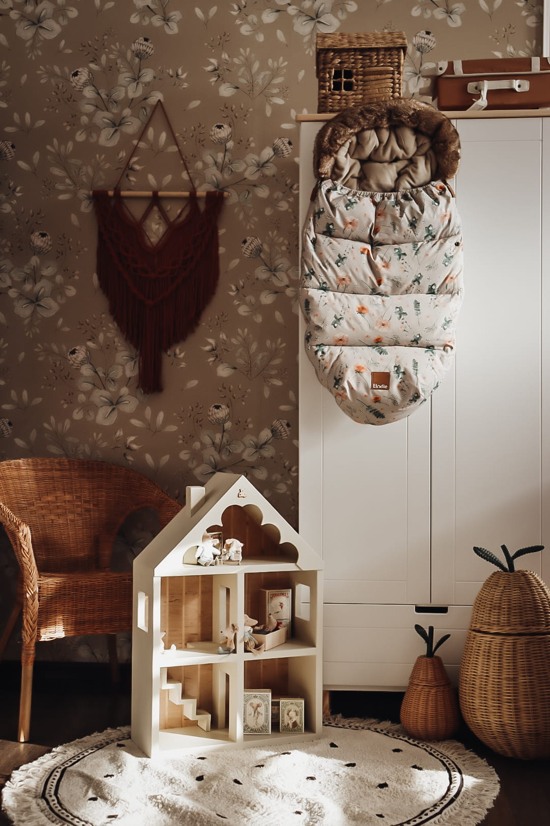 Drewniany domek dla myszek - milk coffee