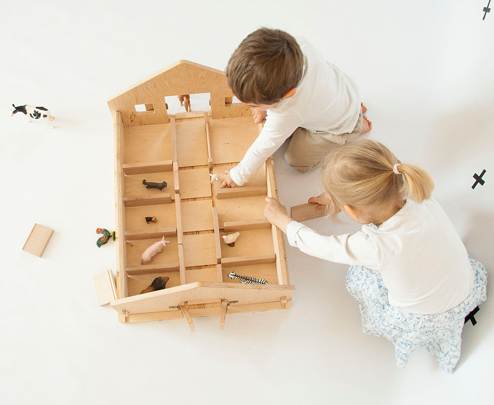 Mini farma - drewniana zagroda w stylu montessori