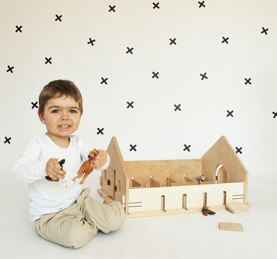 Mini farma - drewniana zagroda w stylu montessori