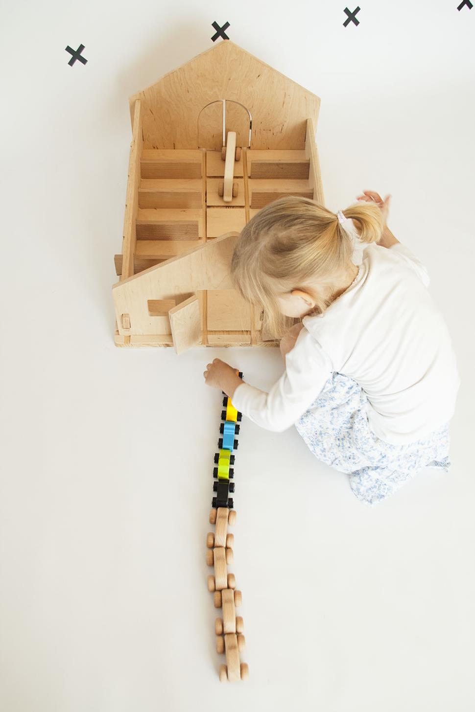 Mini farma - drewniana zagroda w stylu montessori