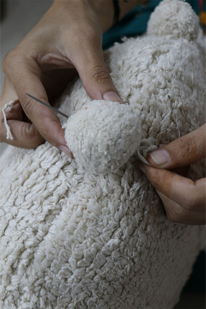 Poduszka podłogowa/puf z pomponami Bubbly