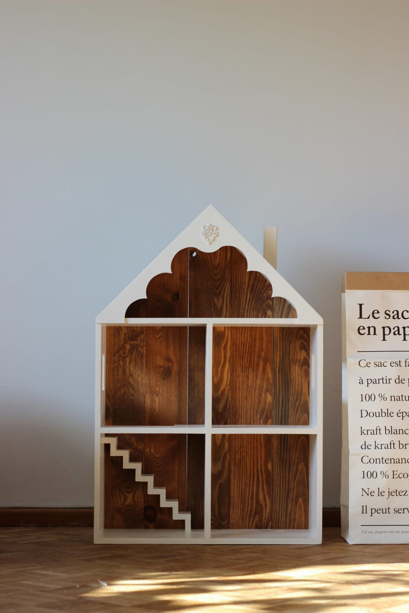 Drewniany domek dla myszek skandynawski