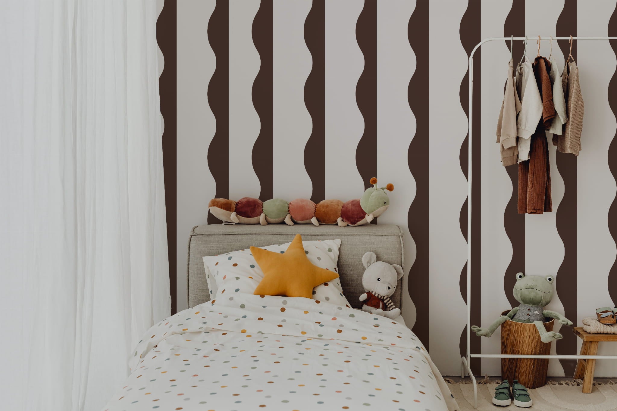 Tapeta paski kolor czekoladowy