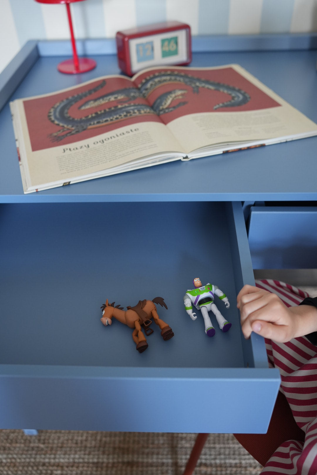 Drewniane biurko do pokoju dziecka Tweens - kolory
