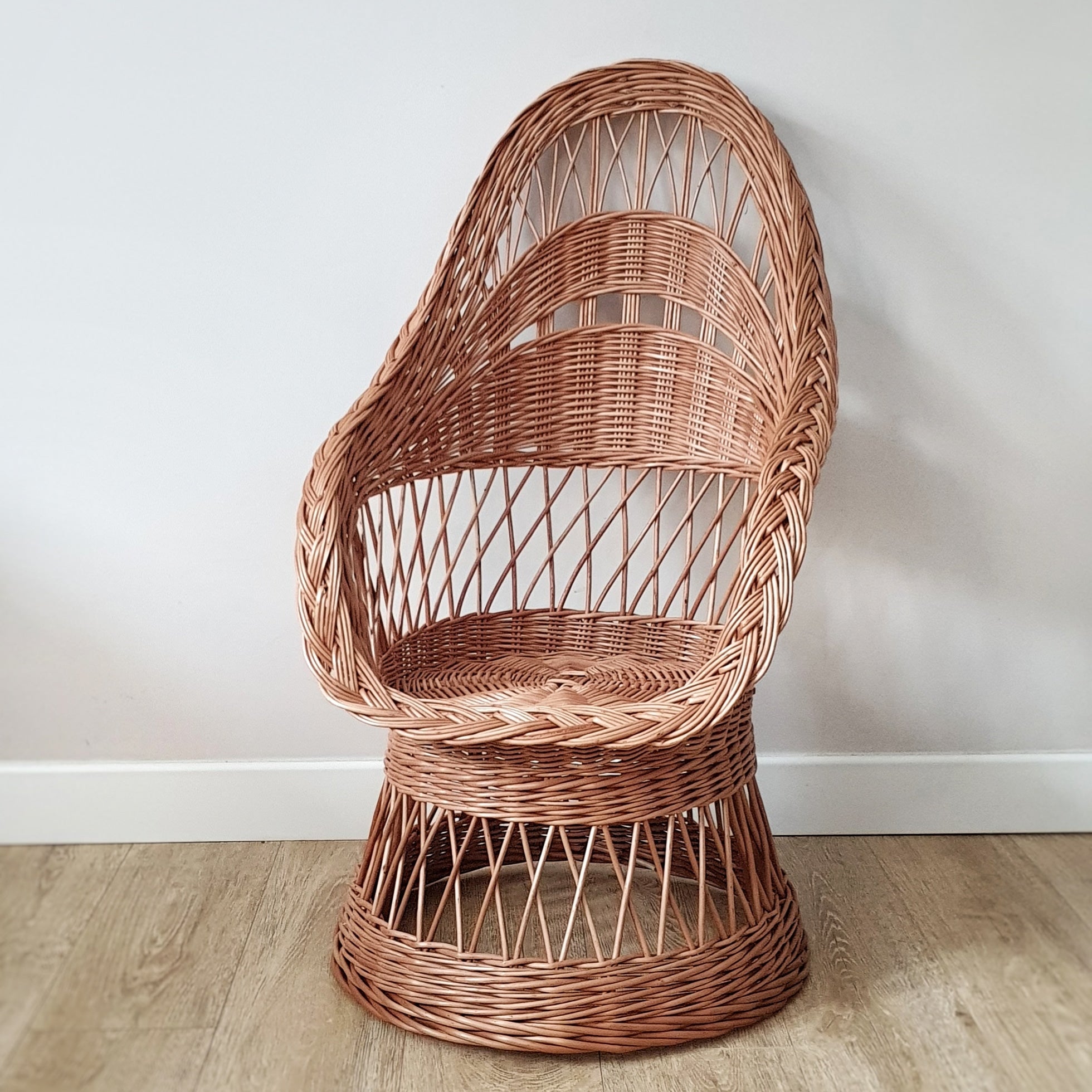 Fotel dziecięcy z wilkiny Boho