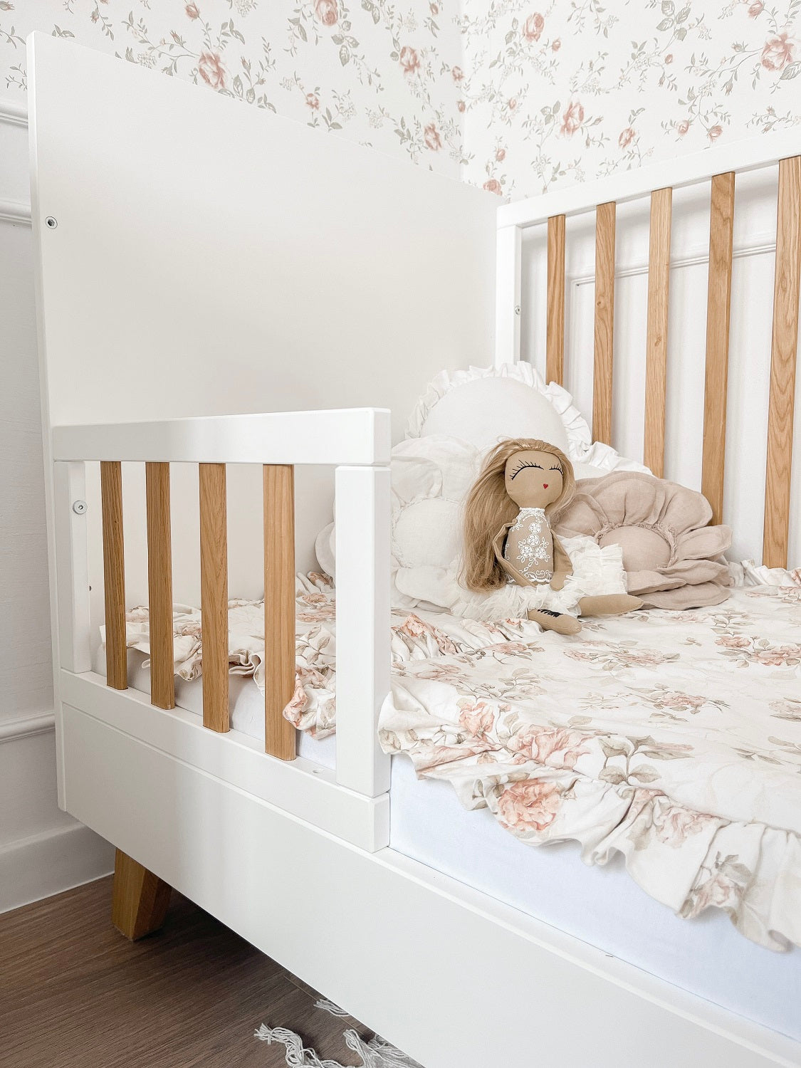 Łóżeczko niemowlęce z funkcją tapczanika 140x70 cm białe/szare Zara