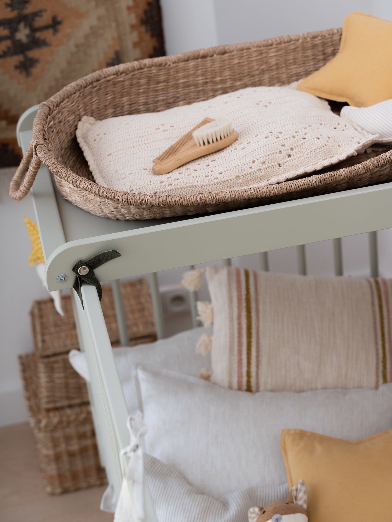 Łóżeczko niemowlęce z funkcją tapczanika 140 x 70 cm Babushka