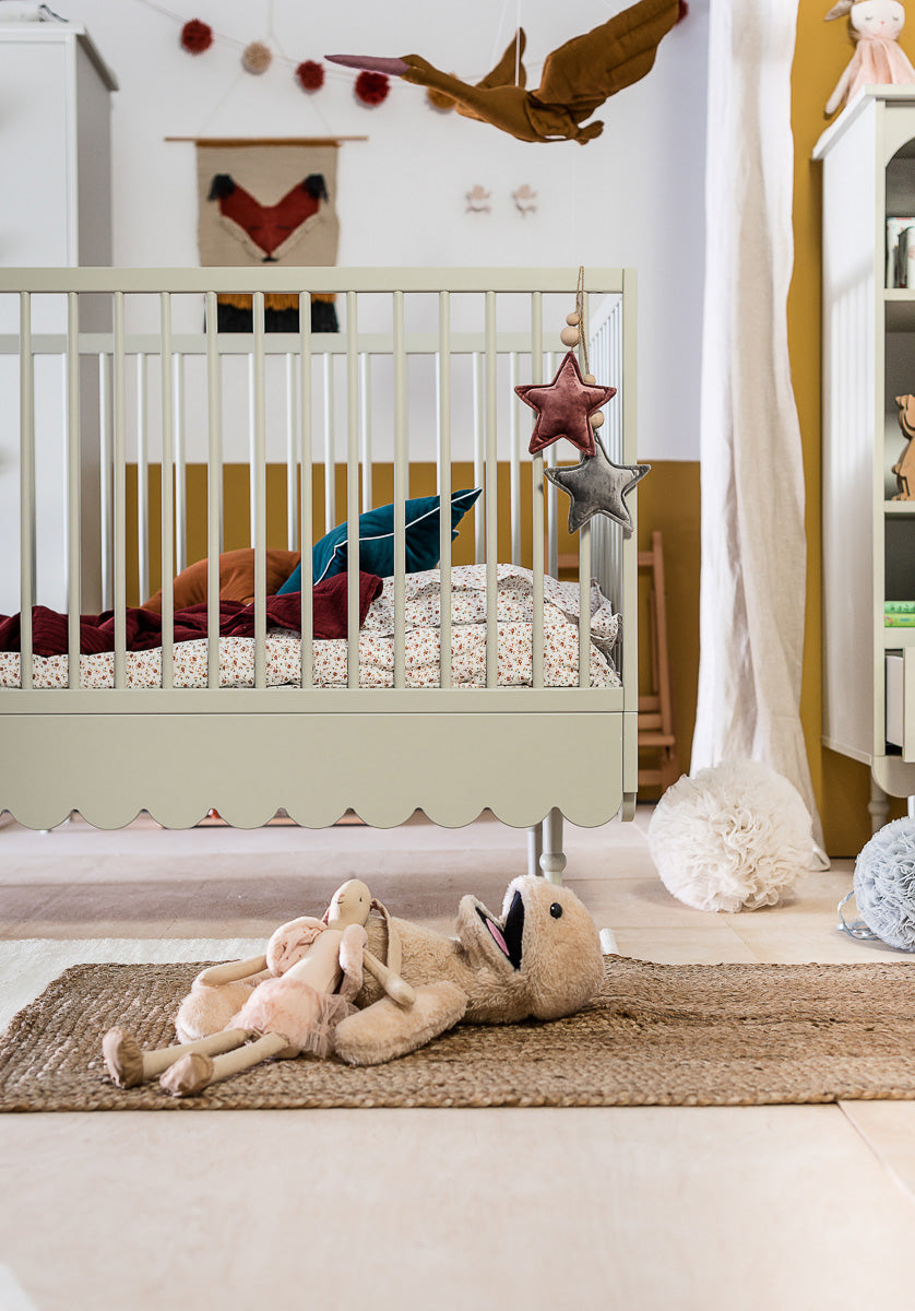 Łóżeczko niemowlęce z funkcją tapczanika 140 x 70 cm Babushka