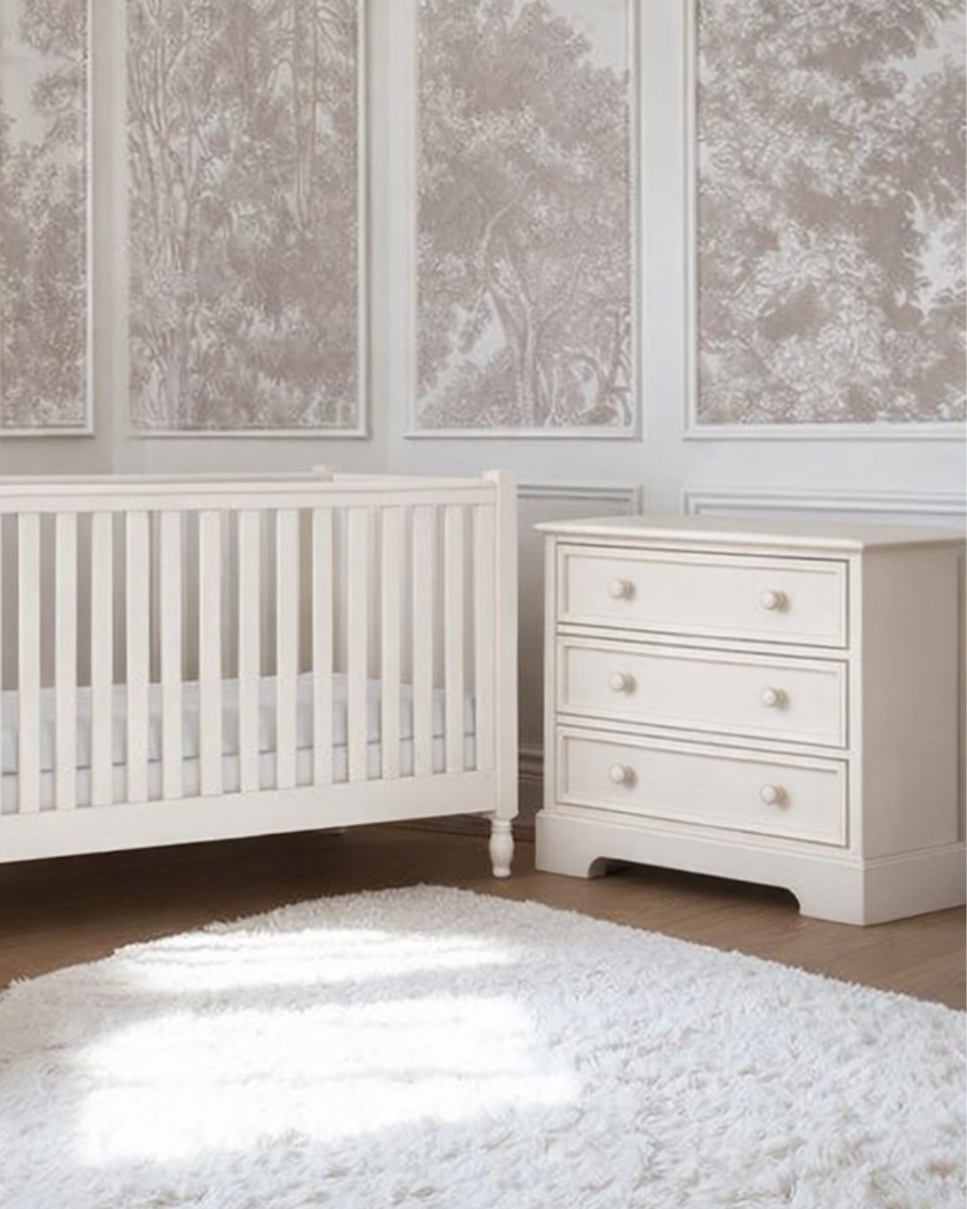 Drewniana komoda z szufladami Maxime