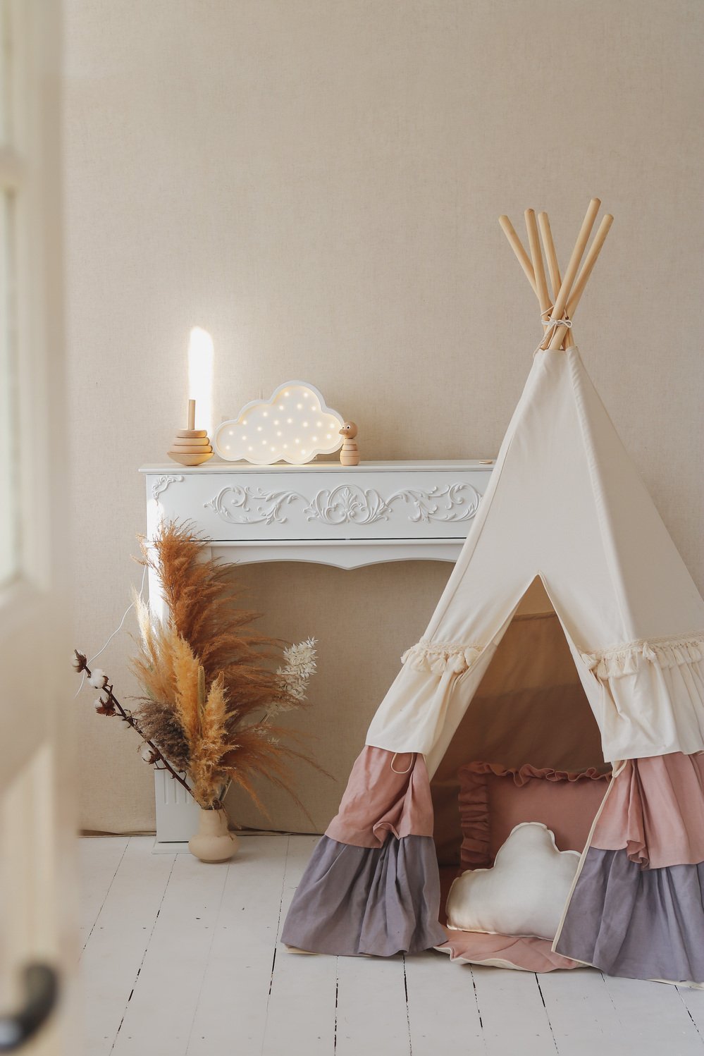 Namiot tipi "Powder Frills" z falbankami