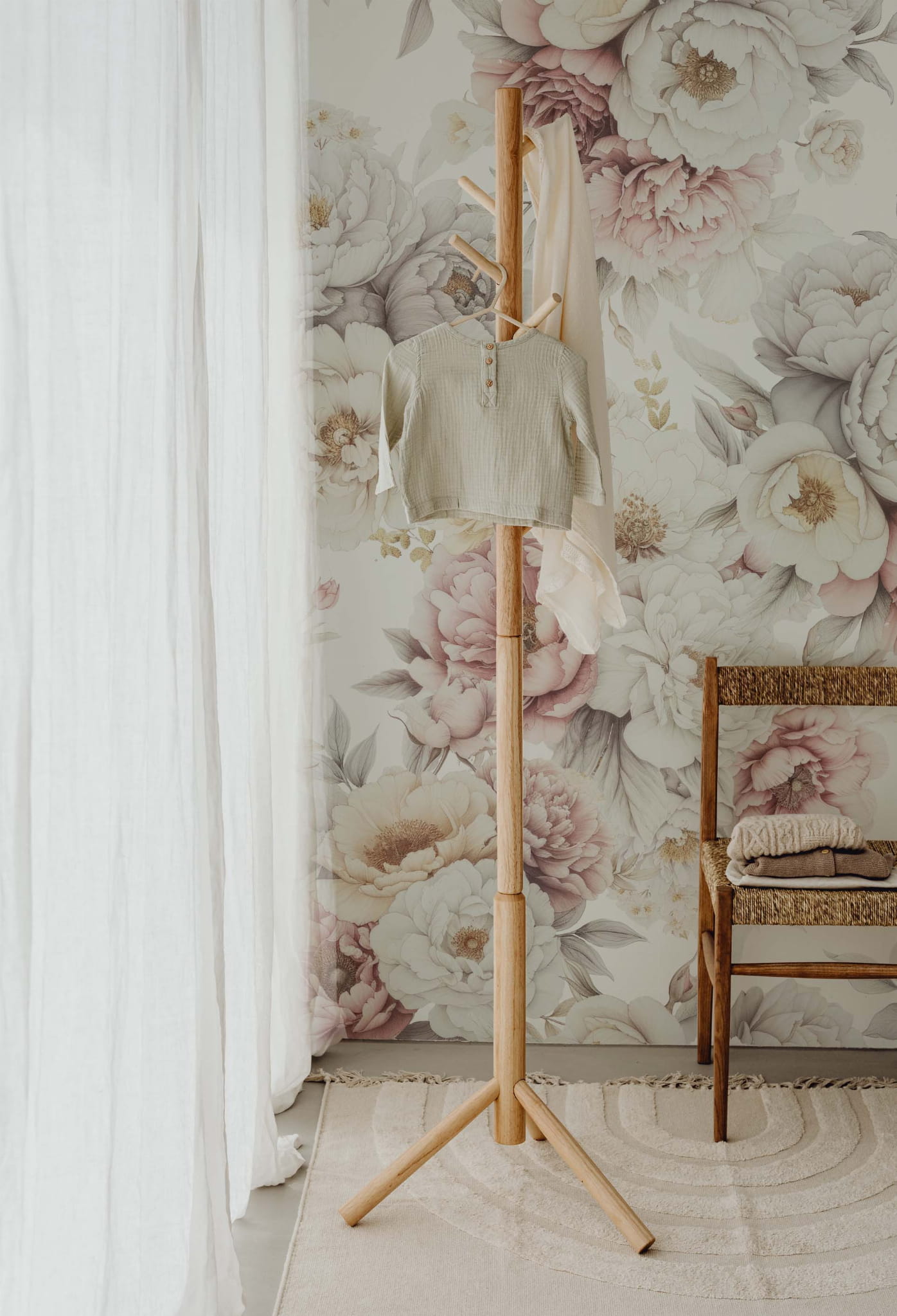 Tapeta dziecięca w kwiaty piwonie