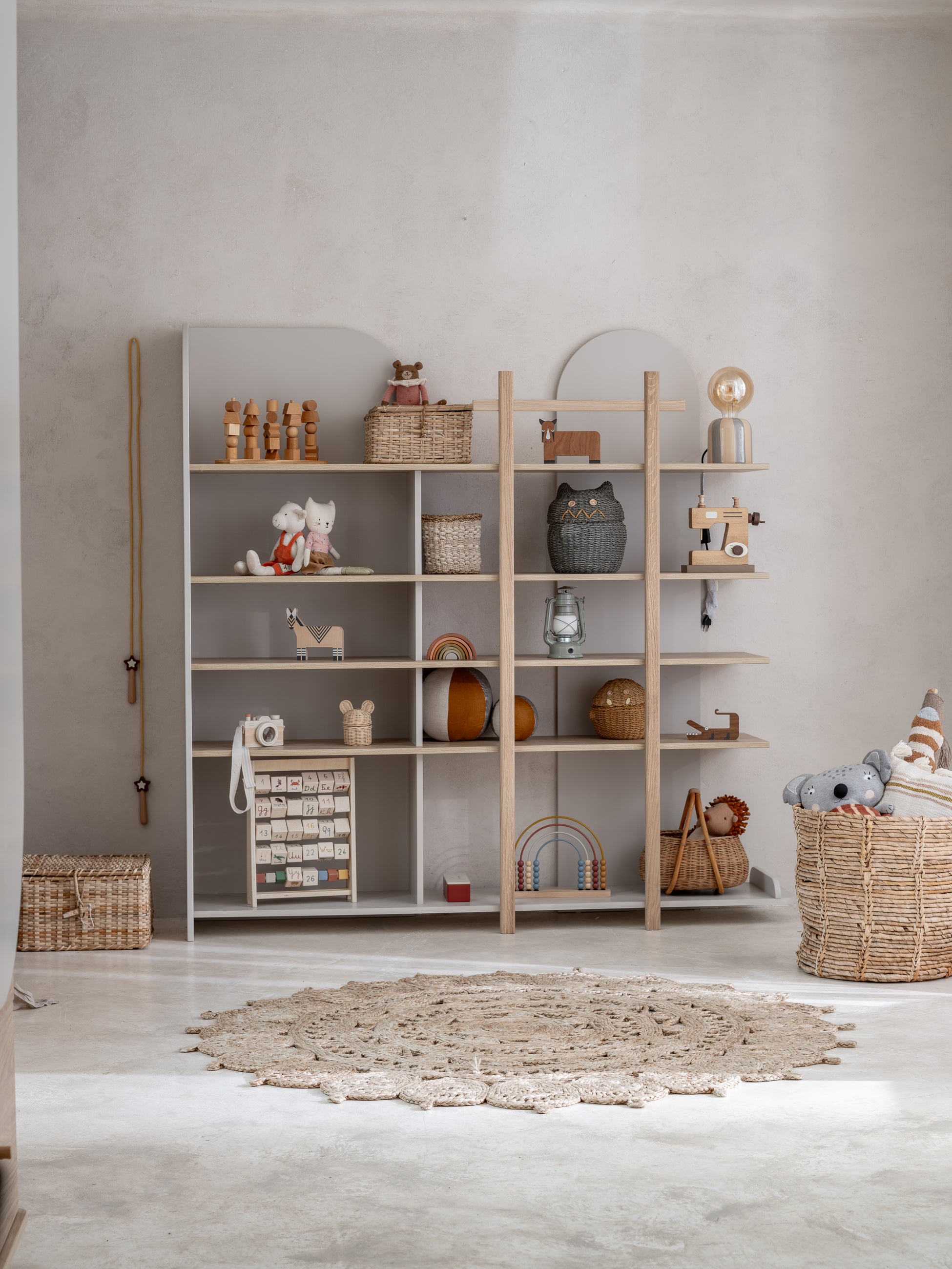 Regał na książki wąski Bloom