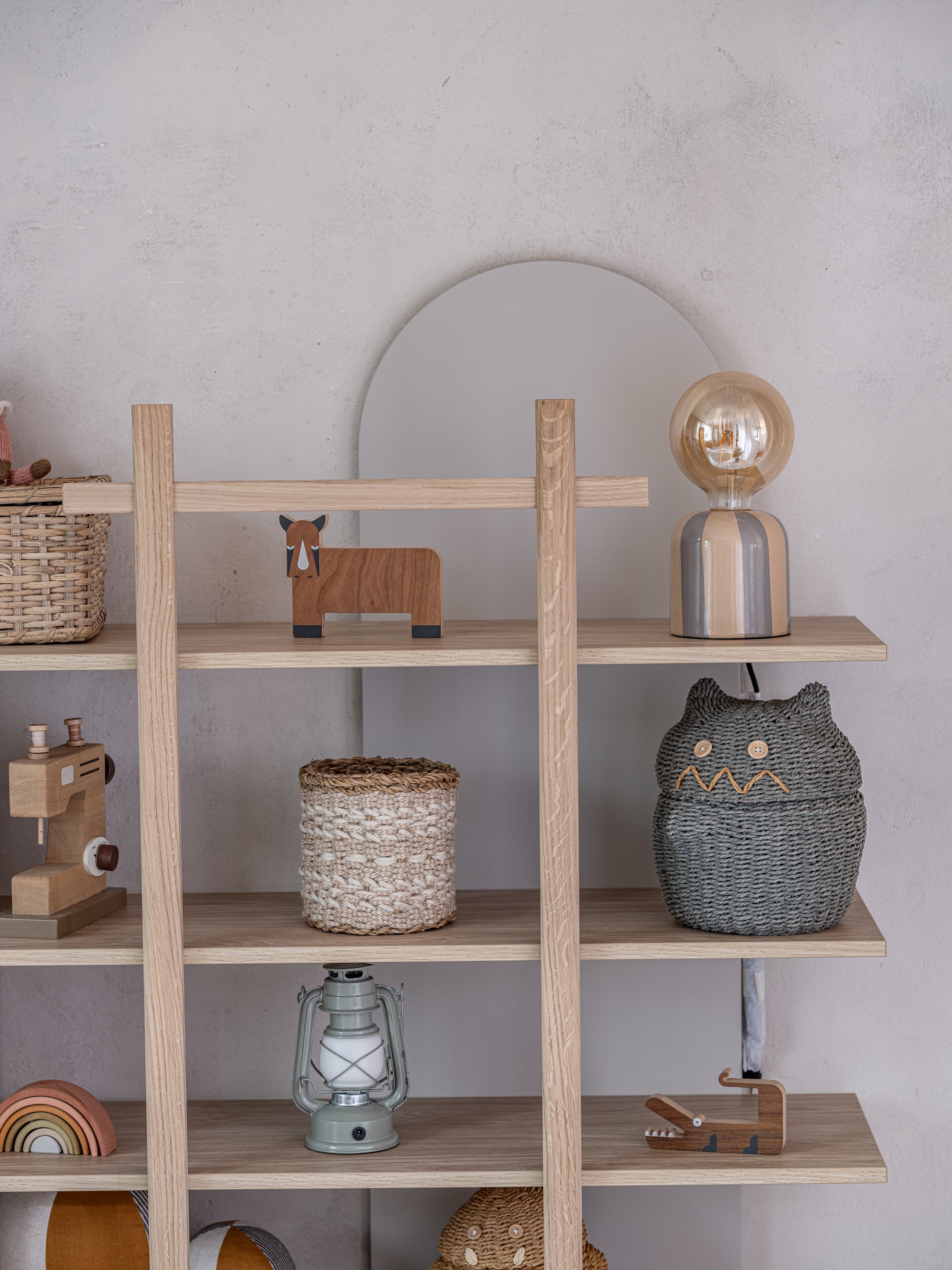 Regał na książki wąski Bloom