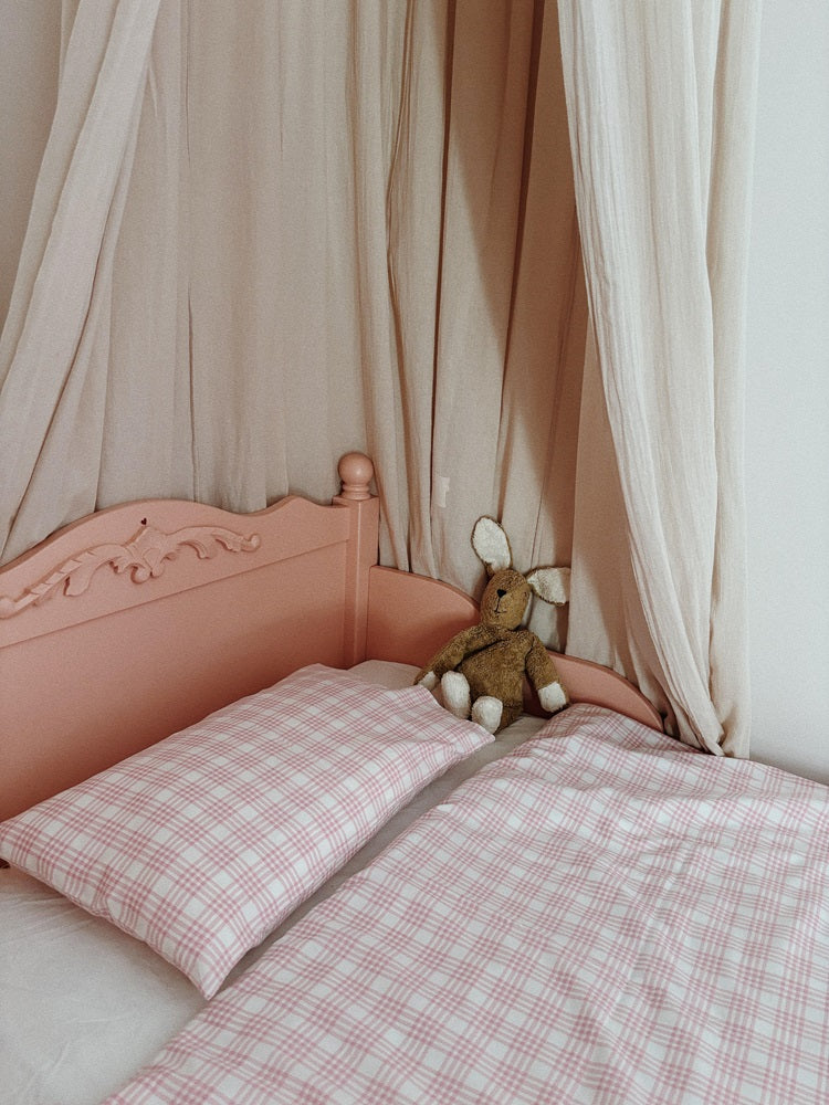 Łóżko dziecięce RETRO z ornamentem i rzeźbionymi nóżkami