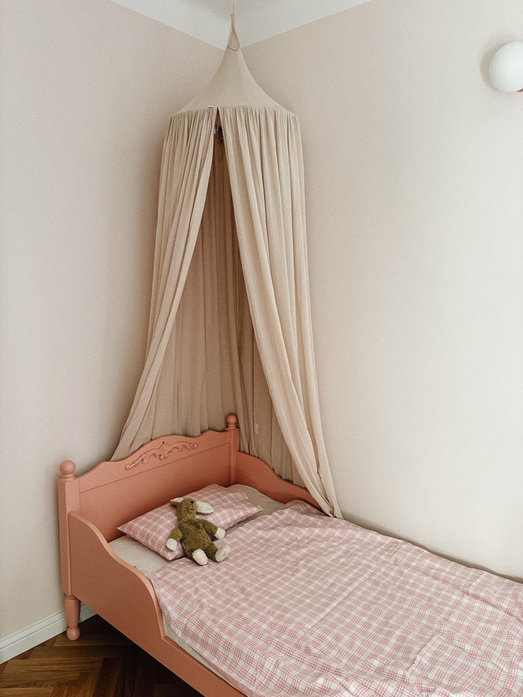 Łóżko dziecięce RETRO z ornamentem i rzeźbionymi nóżkami