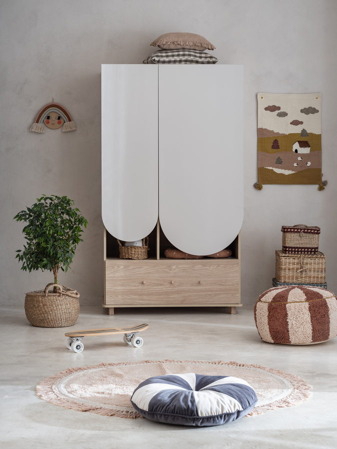 Drewniana szafa dziecięca z szufladą Bloom mała