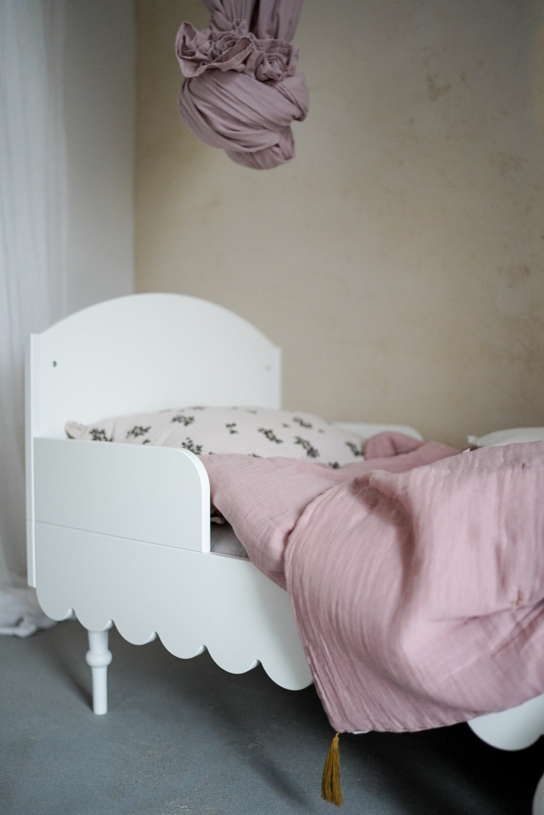 Łóżeczko niemowlęce z funkcją tapczanika 140 x 70 cm Babushka