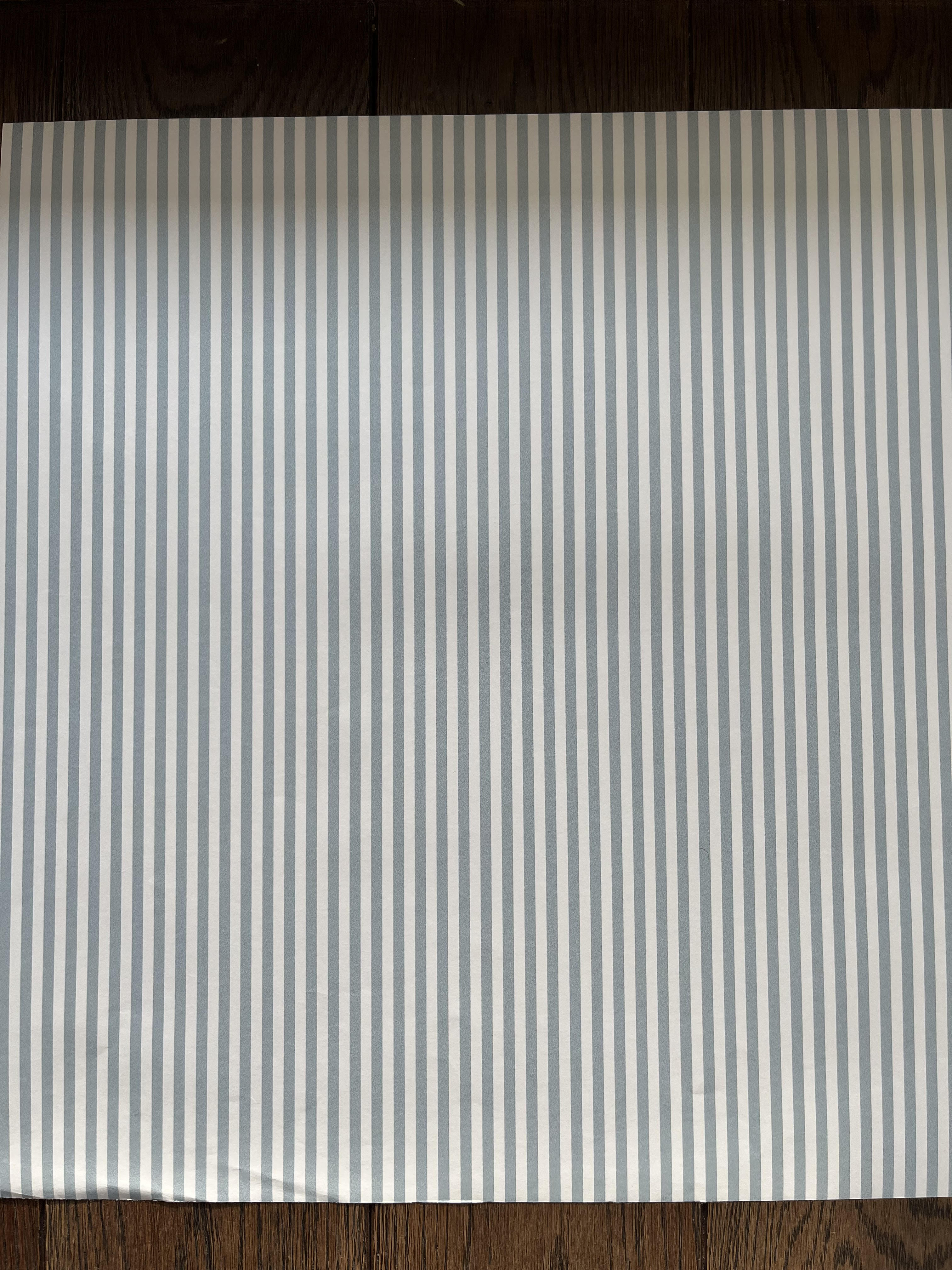 Tapeta drobne paski niebieskie