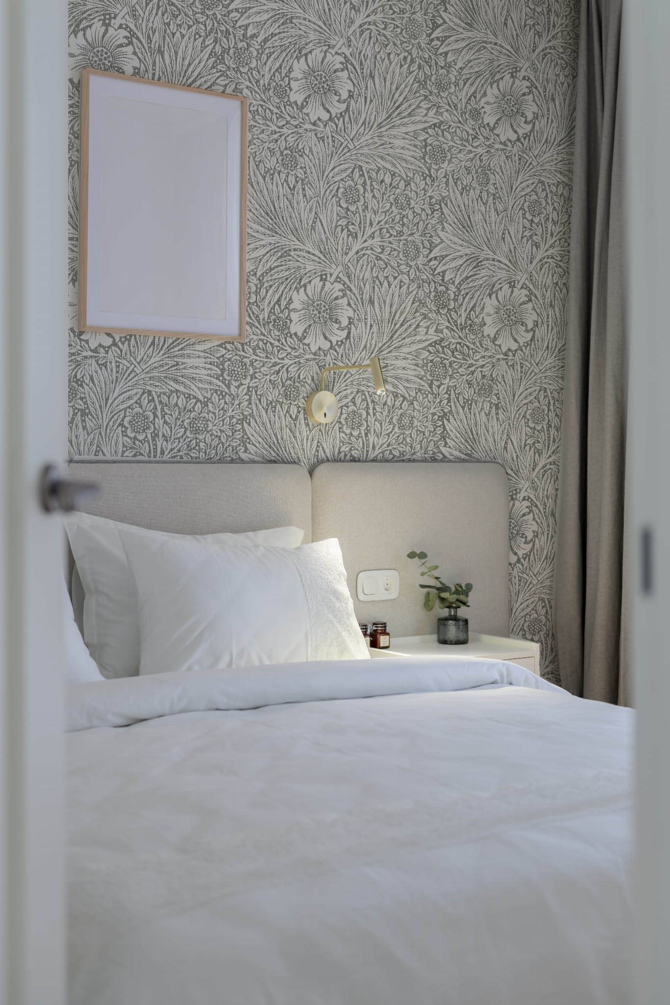 Tapeta kwiaty William Morris szarość