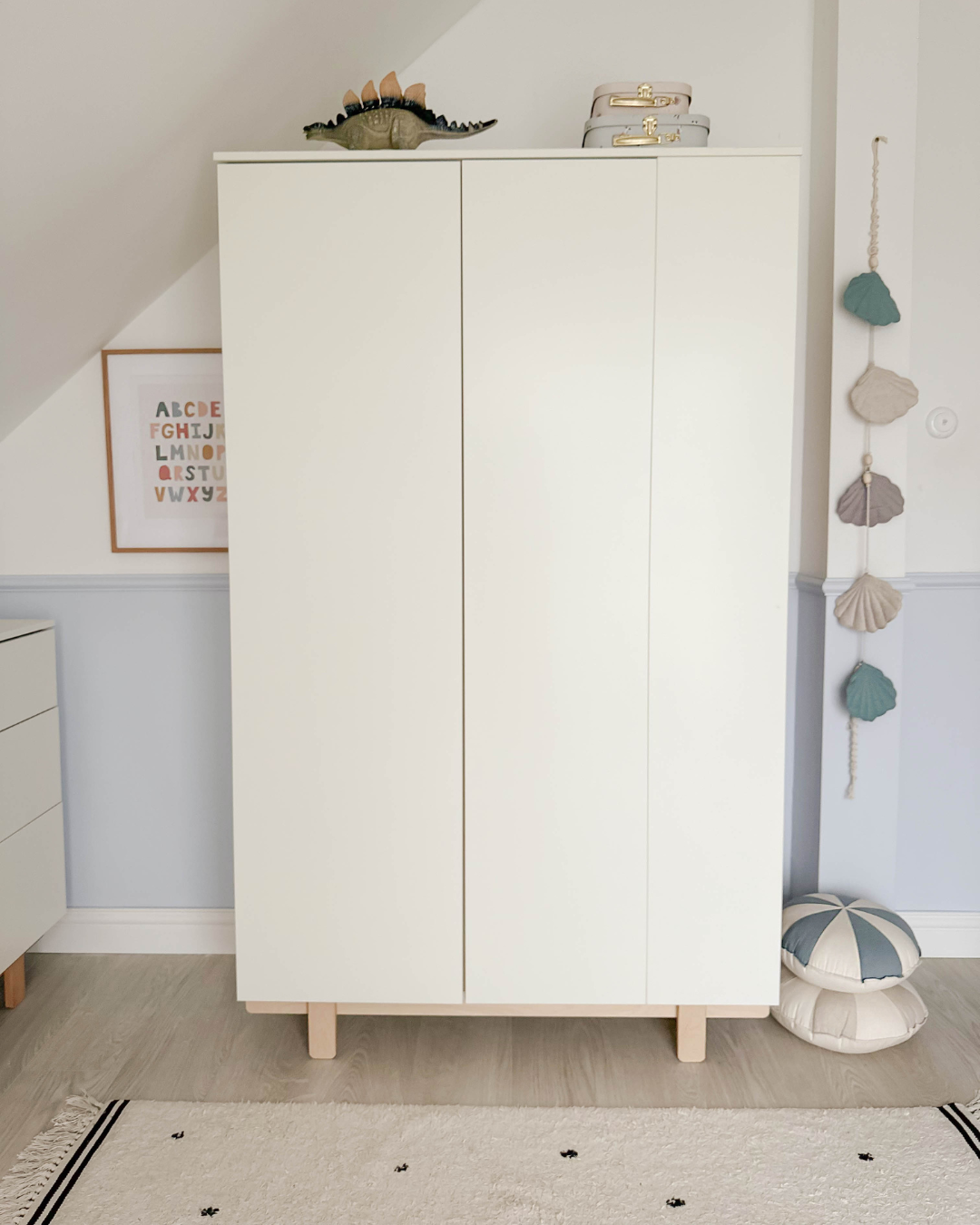 Szafa do pokoju dziecięcego – JAK WYBRAĆ IDEALNĄ SZAFĘ NA KAŻDY WIEK DZIECKA?