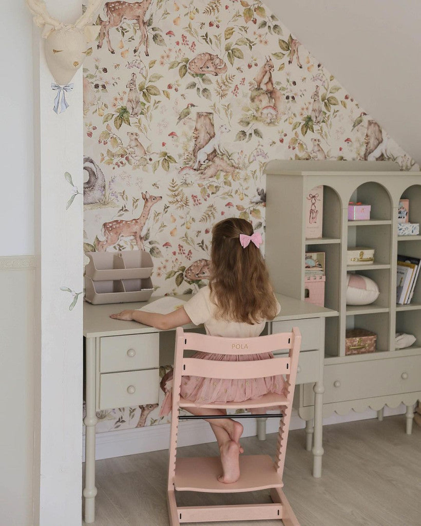 Biurko dla dziecka — kompletny poradnik. Jak wybrać biurko na każdy wiek?