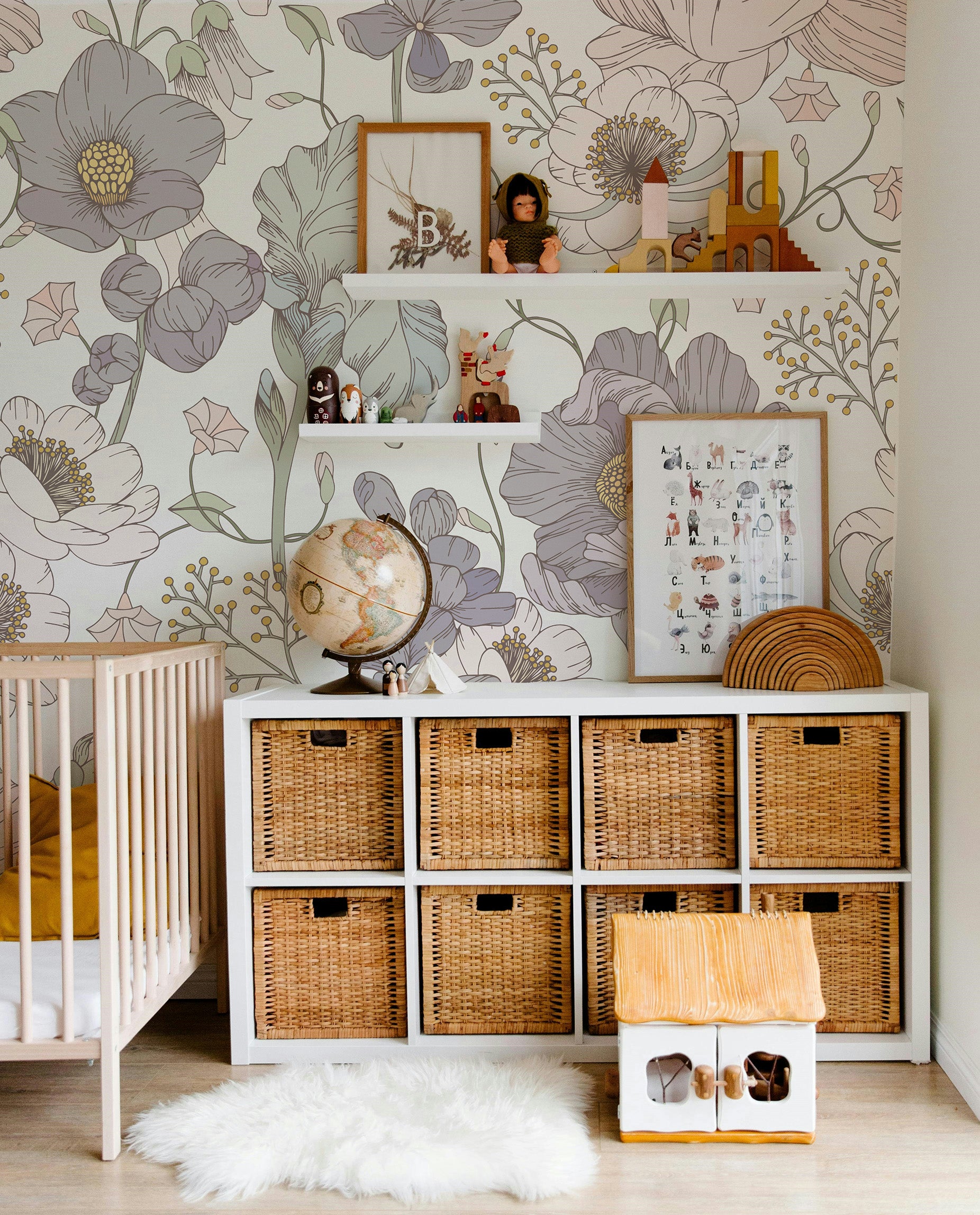 Tapeta kolorowe kwiatki na bieli