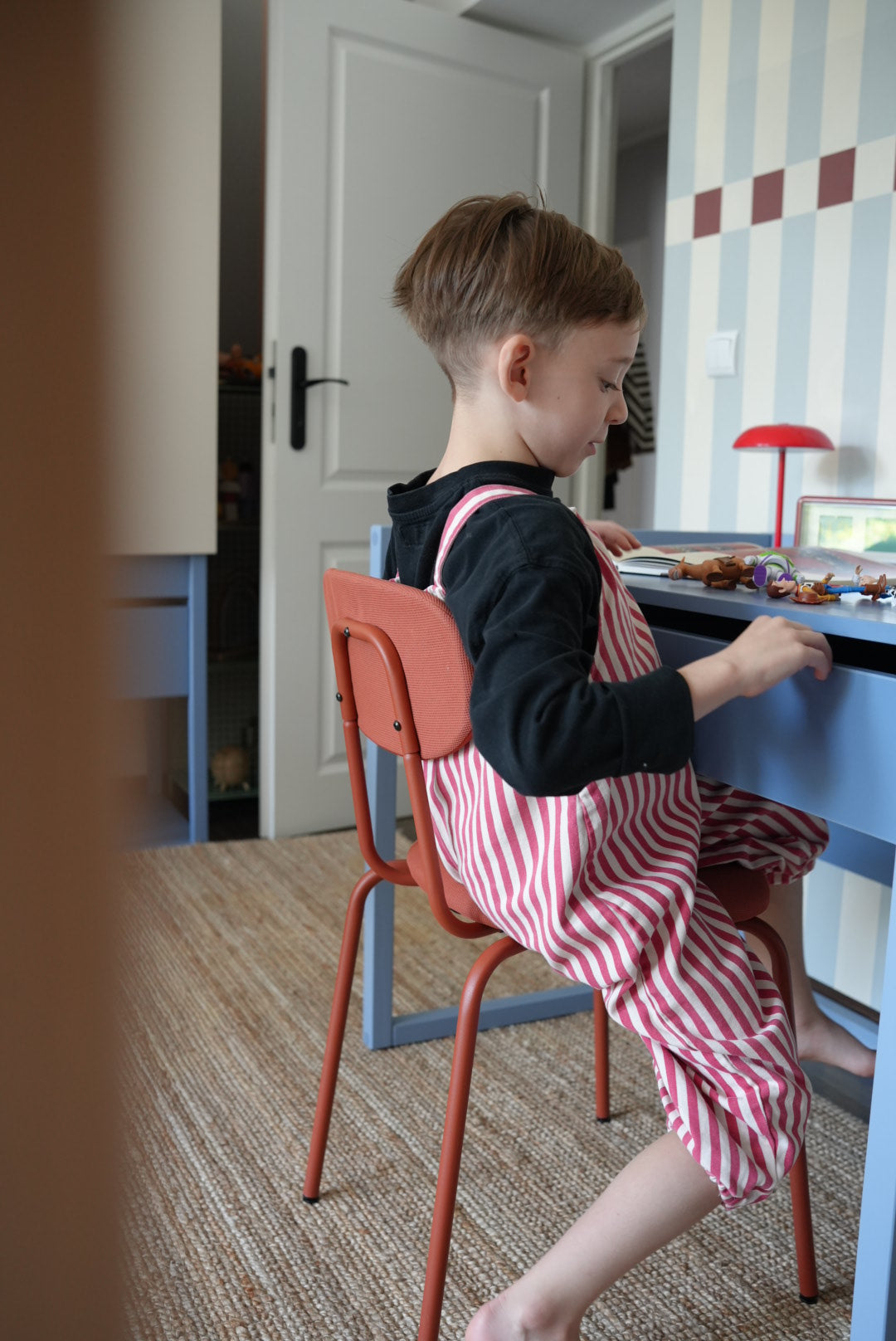 Drewniane biurko do pokoju dziecka Tweens - kolory