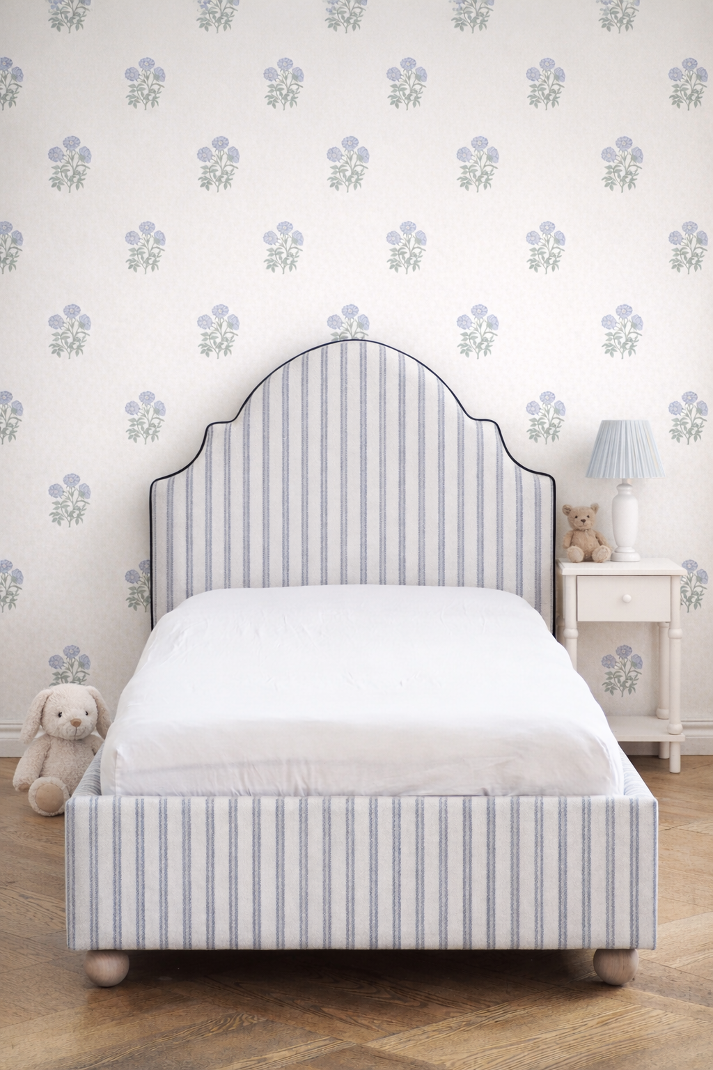 Łóżko tapicerowane Emma - tkanina w paski