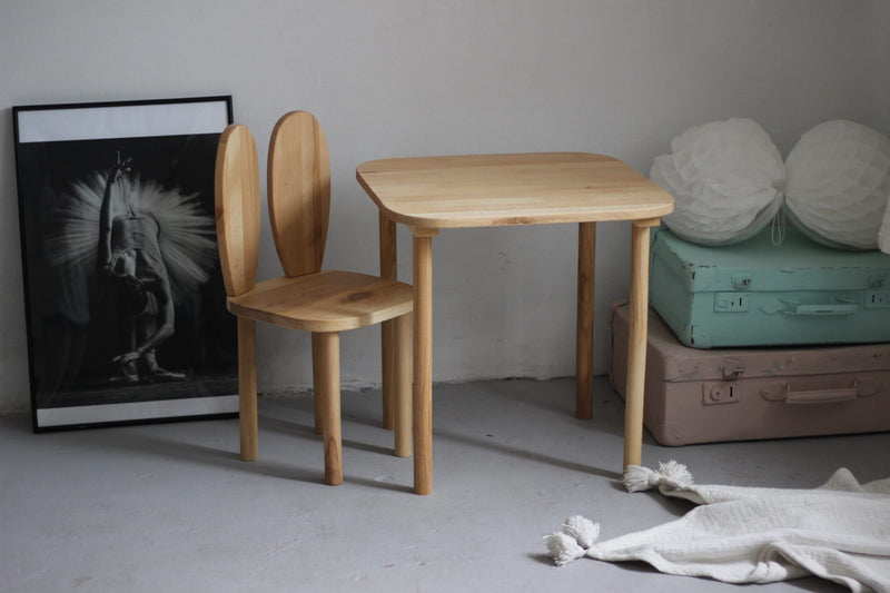 Stolik dziecięcy drewniany kwadrat